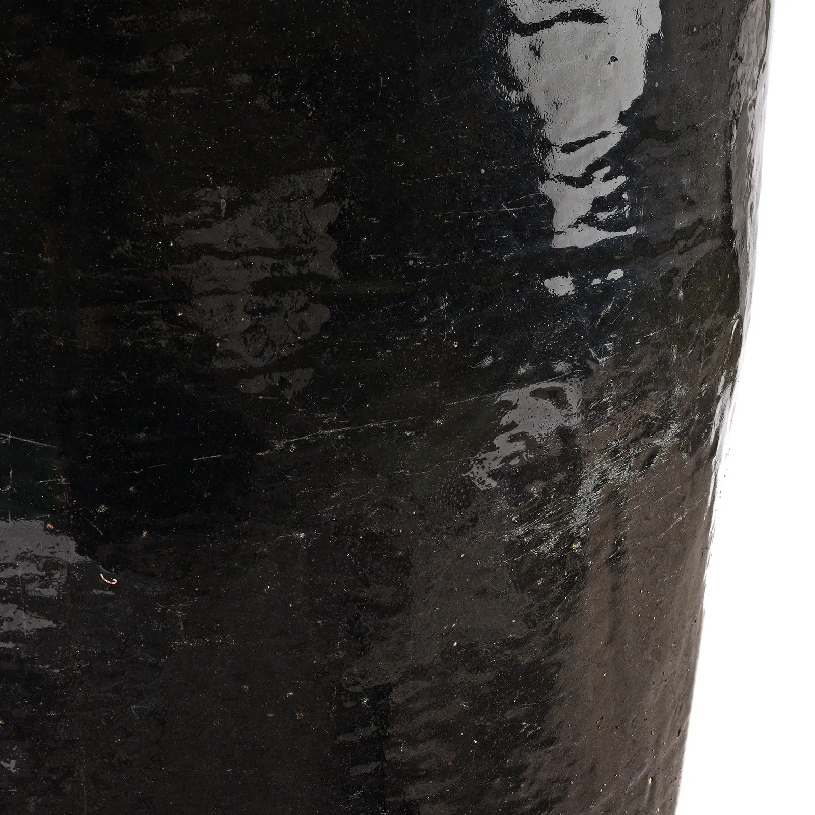 Black Glazed Terracotta Water Pot From Peking - 19th Century