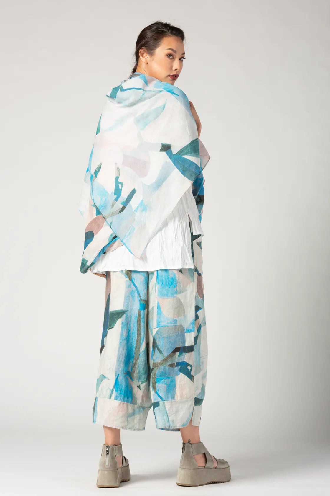 LUUKAA Scarf/Cover Up in Blue Print